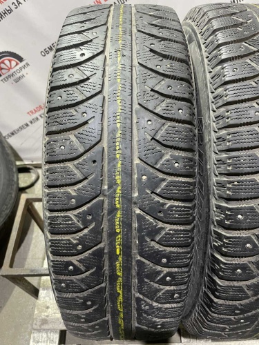 Bridgestone Ice Cruiser 7000 R16 215/70