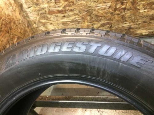 Bridgestone Blizzak Revo GZ R17 215/60