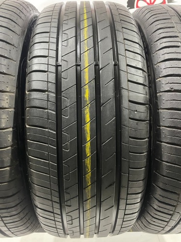 Goodyear EfficientGrip R17 215/55