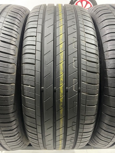 Goodyear EfficientGrip R17 215/55
