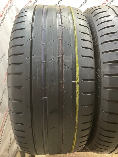 Nokian TYRES HakkaBlack 2 SUV R21 26545