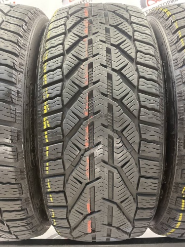 Kormoran Snow 215/50 R17