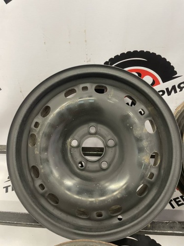 Штампованный VW  R15 5x100 цо57.1 et38 6j