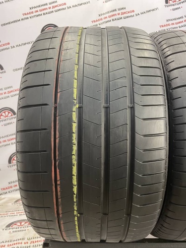 Pirelli P Zero 275/35. 315/30 R21