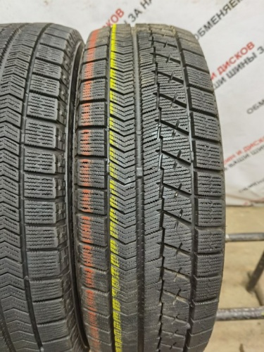 Bridgestone Blizzak VRX R16 215/65