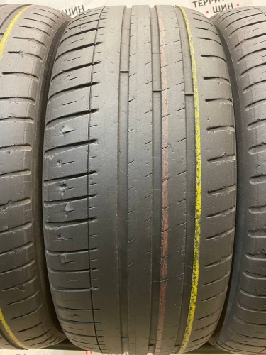 Michelin Pilot Sport 3 R18	235/45