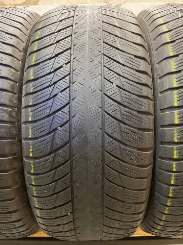 Bridgestone Blizzak LM-001 R19	245/50