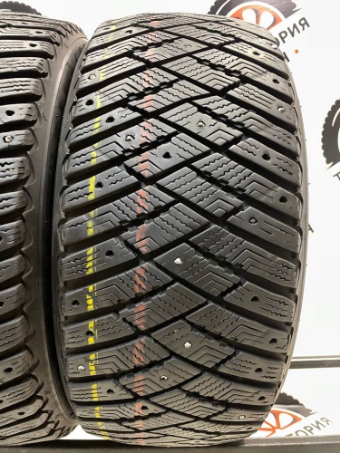 Goodyear UltraGrip ice artic 225/40/18