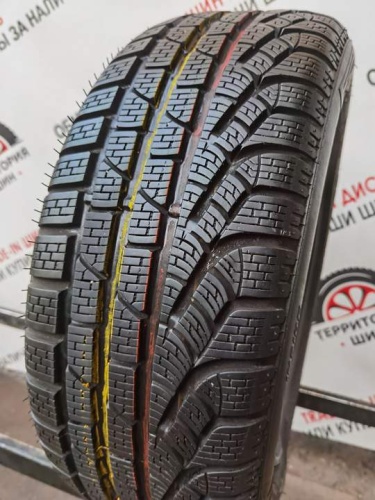 Pirelli Winter Sottozero 210 R17 215/60