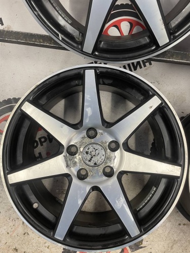 Литые черные R17 5*114.3 ЦО67.1 ЕТ48 J7