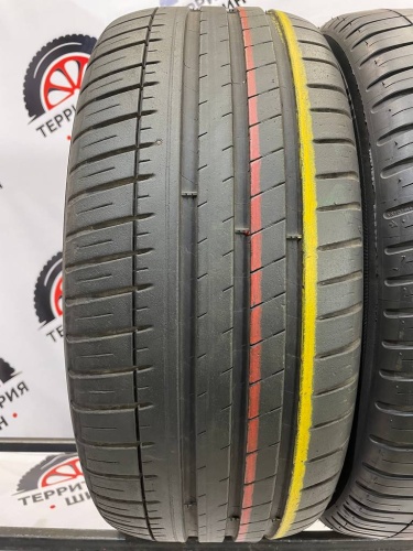 Michelin Pilot Sport 3 R18	235/45