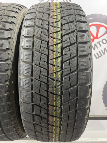 Bridgestone Blizzak DM-V1 R17 235/60