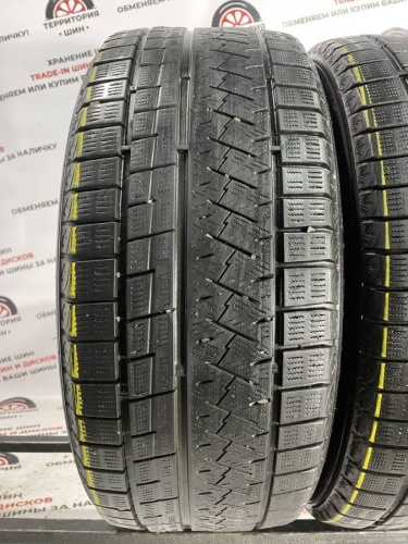 Triangle Snowlink PL02  R18 235/45