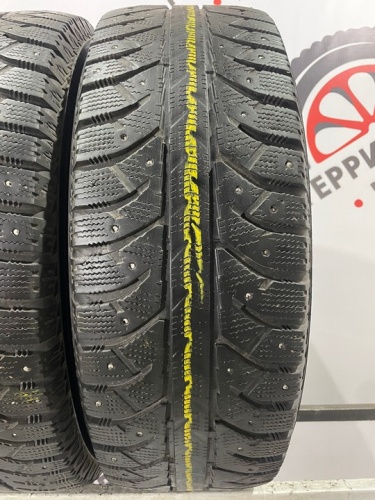 Bridgestone Ice Cruiser 7000 R16 215/65