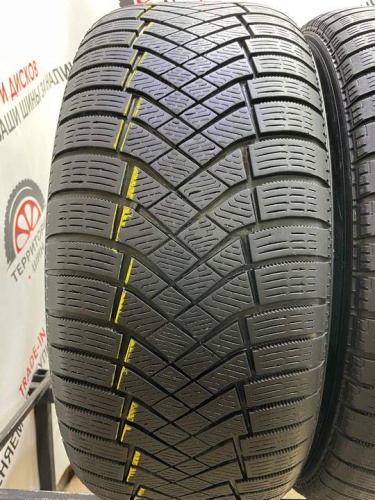 Pirelli  Ice Zero FR Stodless R18 255/55