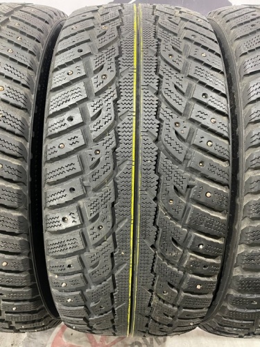 Kumho I'Zen RV Stud R18 255/55