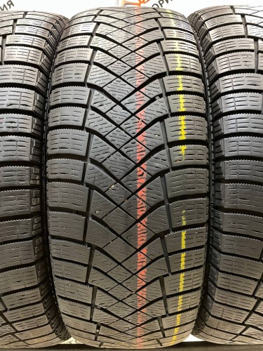 Pirelli Ice Zero FR 225/65/17