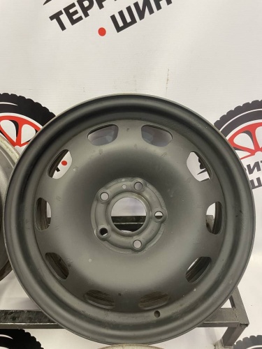 Штампованный  R16 5x114.3 цо63 et50 6.5j