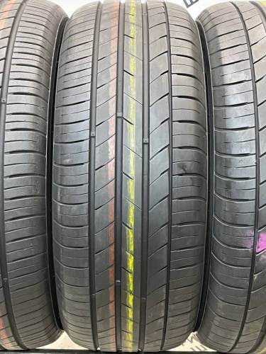 Kumho Ecsta HS52 225/55/16