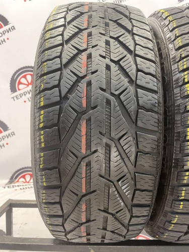 Kormoran Snow 215/50 R17