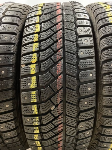 Viatti Brina NORDICO R16	215/60