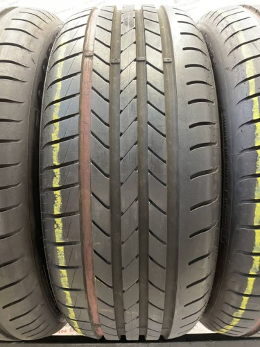 Goodyear EfficientGrip RFT  R19 235/45