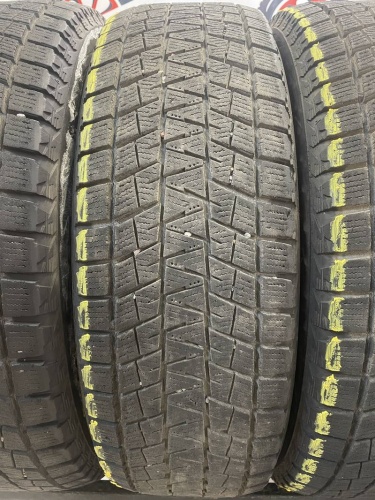 Bridgestone Blizzak DM-V1 R16 215/70