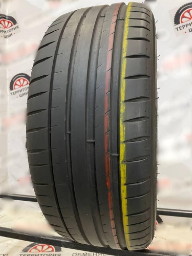 Michelin Pilot Sport 4 R18 235/45