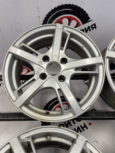 Диски литые Варенные R15  4x108 ЦО66.6 ET45 6.5J