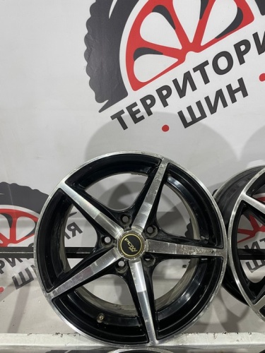 Диски литые R16 5x114.3 ET40 ЦО73.7 6.5J