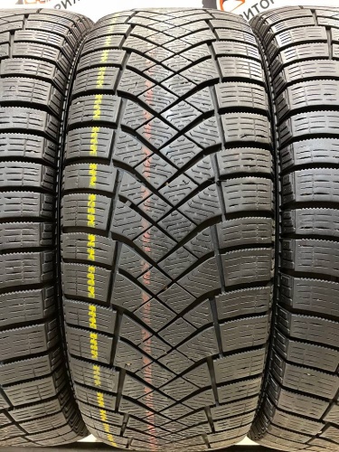 Pirelli Ice Zero FR 225/65/17