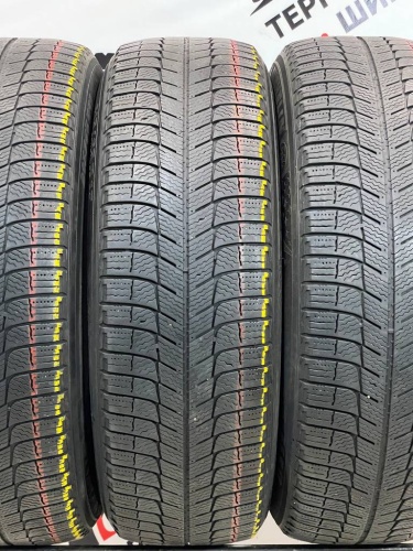 Michelin X-Ice XI3 R17 215/65