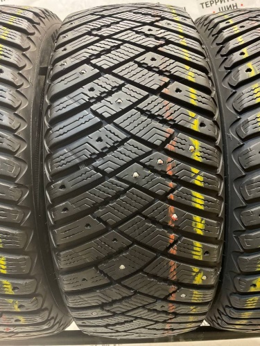 Goodyear UltraGrip Ice Arctic SUV R16	205/55