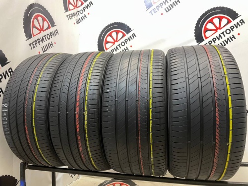 Kumho Majesty 9 Solus TA91 245/45/18 275/40/18