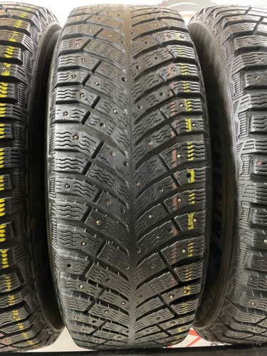 Michelin X-Ice Notch 4 R17 215/65
