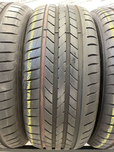 Goodyear EfficientGrip RFT  R19 235/45
