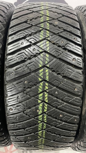 Goodyear Ultragrip Ice Arctic R19 245/55