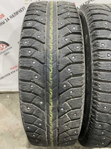 Bridgestone Ice Cruiser 7000 R16 215/70