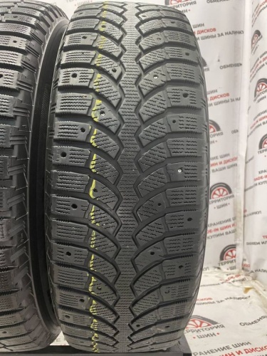 Bridgestone Blizzak Spike-01  R16 225/70