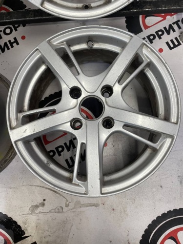 Диски литые Варенные R15  4x108 ЦО66.6 ET45 6.5J