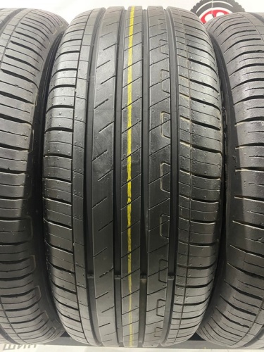 Goodyear EfficientGrip R17 215/55