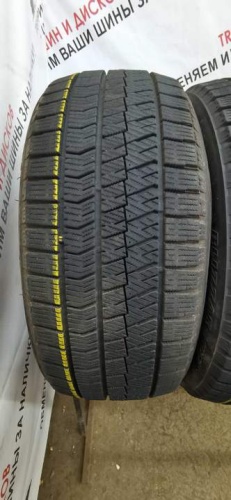 Bridgestone Blizzak VRX2 R17 215/45.