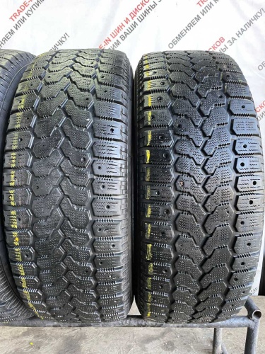 Yokohama Ice Guard IG10 R16 215/65