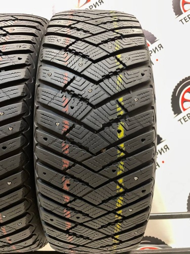 Goodyear Ultragrip Ice Arctic 235/55/19