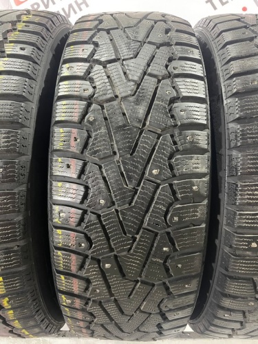 Pirelli Ice Zero R16 215/65