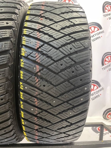Goodyear UltraGrip Ice Arctic SUV  R18 225/55