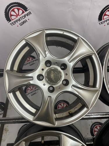 Литые диски  R15 5*114.3 ЦО72.6 ЕТ45 6.5J
