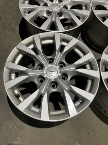 Диски Литые Mitsubishi R17 6х139.7 et38 67.1