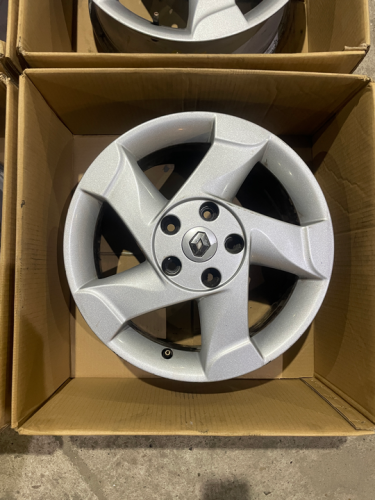 Литые диски Renault  R16 5х114.3 ET50 DIA66.1