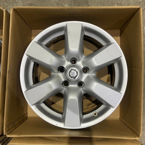 Диски литые Nissan R17 5х114.3 ET 45 66.1 6.5J